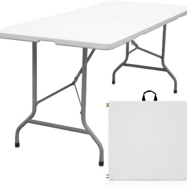 Foldable table