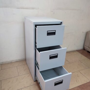3-Drawer Metallic Cabinet