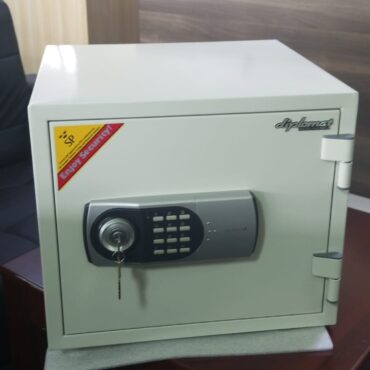 Diplomat fireproof safe