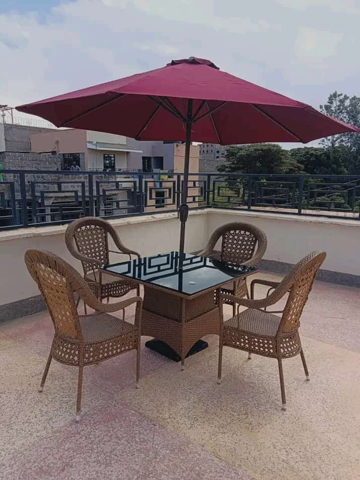 4-Seater Outdoor Set With Umbrella